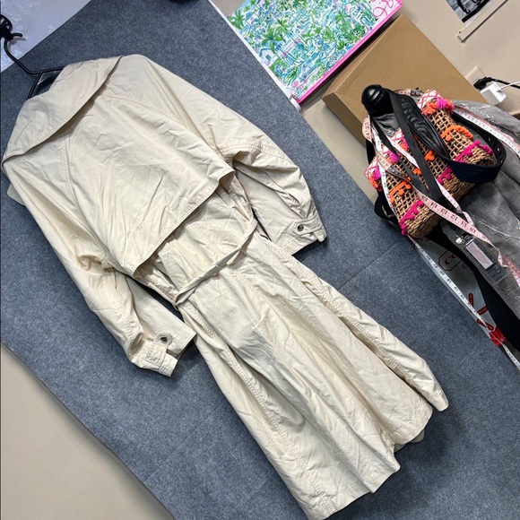 Aritzia Wilfred Phase tie cream
sports trench coat Large - Picture 8 of 11
